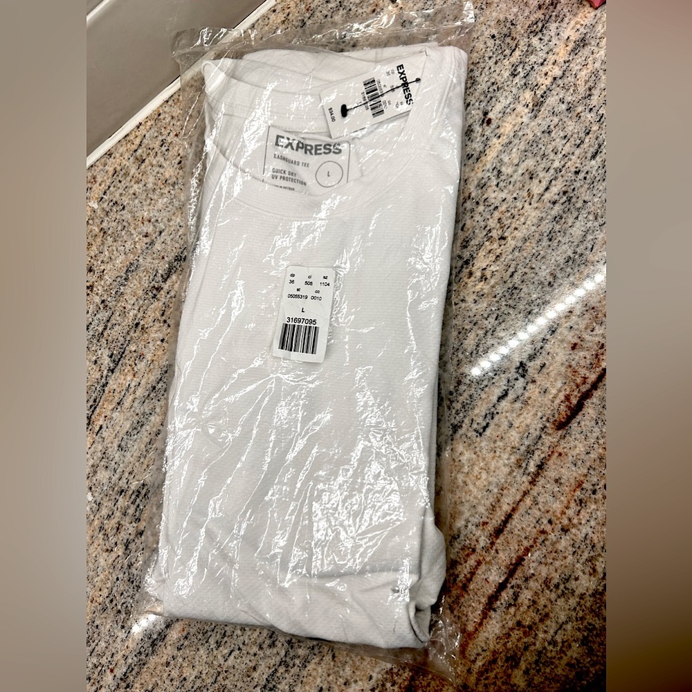 NWT Men’s Size L Express T Shirt Packaged! Quick Dry & UV Protection Large Tee